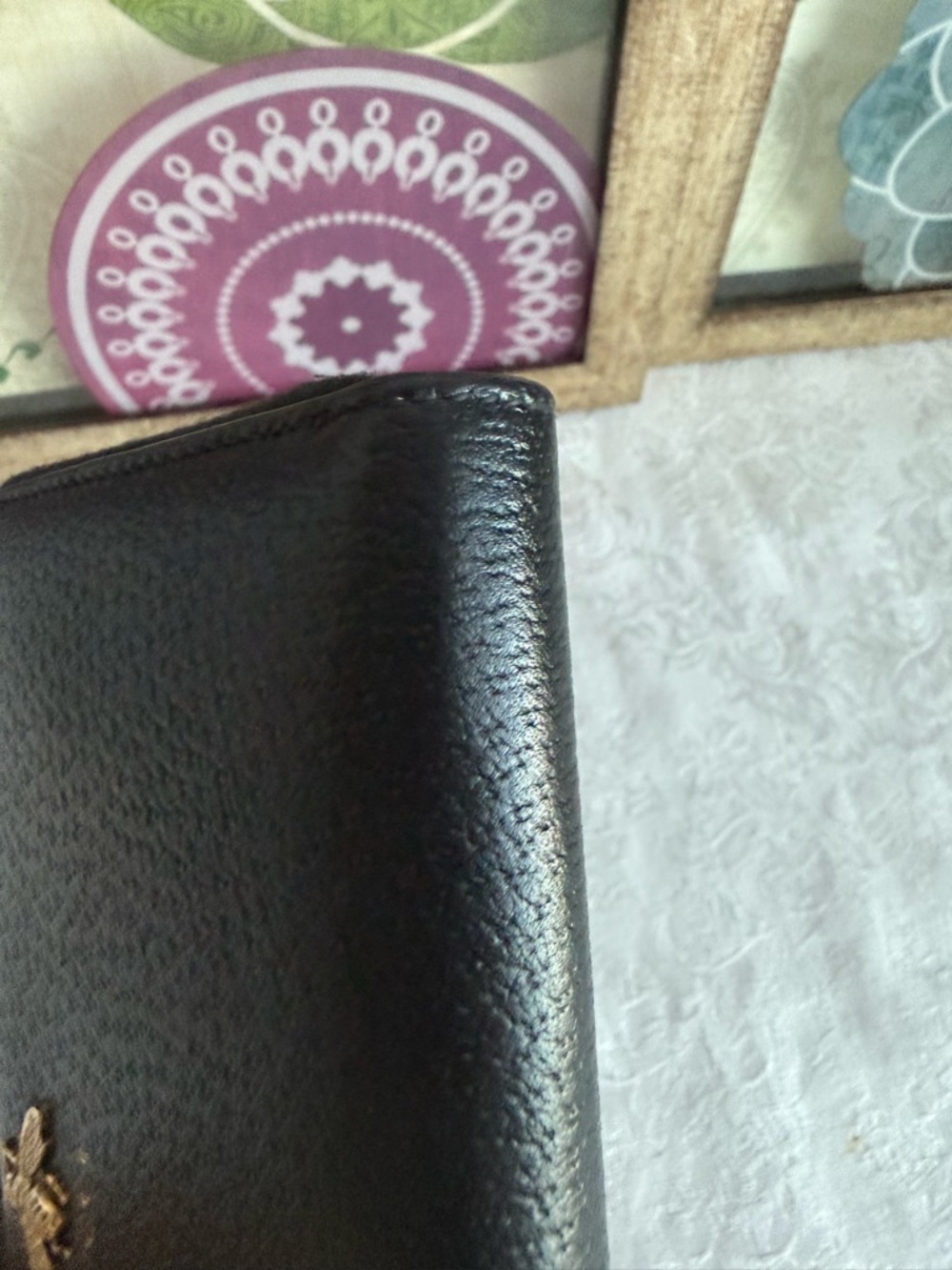 Gucci Animalier Bee black Leather Zip Around Wallet. - Picture 5 of 17